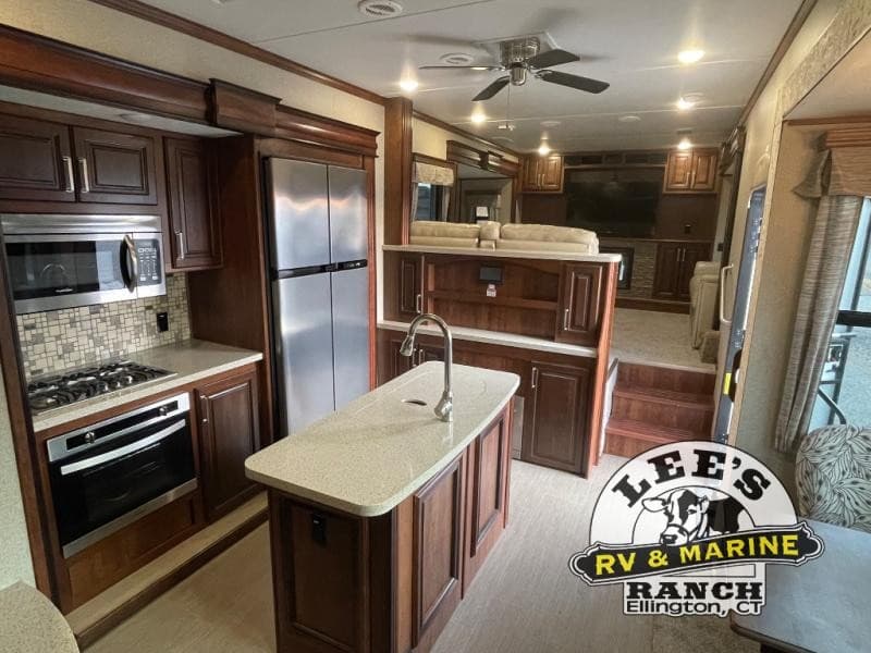 Lee's Auto & RV Ranch Destaca Trailers e Fifth-Wheels Usados à Venda em Connecticut, Incluindo Teardrops e Fifth-Wheels