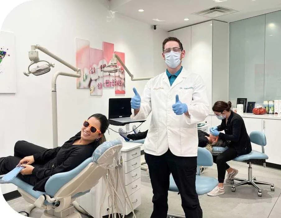 Sakowitz Smiles Explica Quando o Invisalign é a Escolha Certa para Pacientes Adolescentes