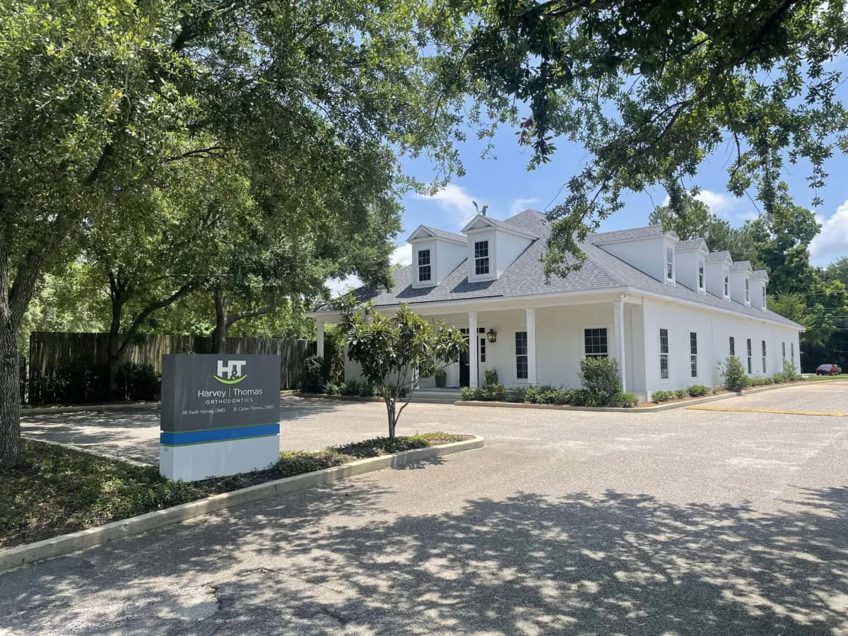 Harvey & Thomas Orthodontics Eleva Transformações de Sorrisos em Fairhope, AL com Atendimento Personalizado e Opções Avançadas