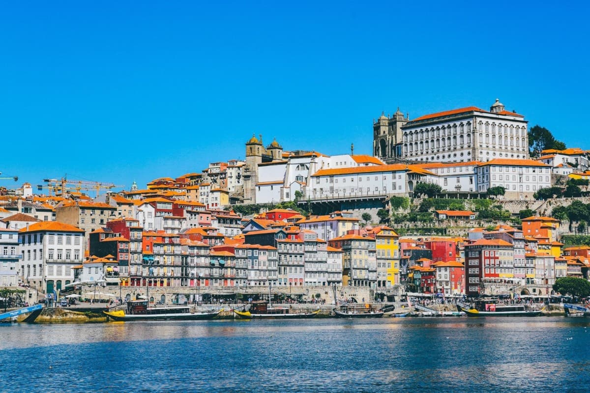 Portugal mantém investimentos mínimos do Golden Visa entre 250.000 e 500.000 euros para americanos em 2026