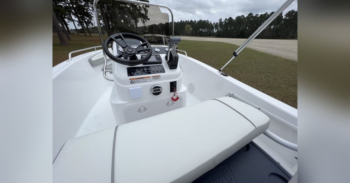 Factory Direct Marine & RV Promove Trocas e Ofertas de Liquidação para Compradores de Barcos e Veículos Recreativos