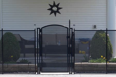 Especialistas em Segurança de Piscinas do Oklahoma Defendem Proteção em Múltiplas Camadas Além da Cerca Básica